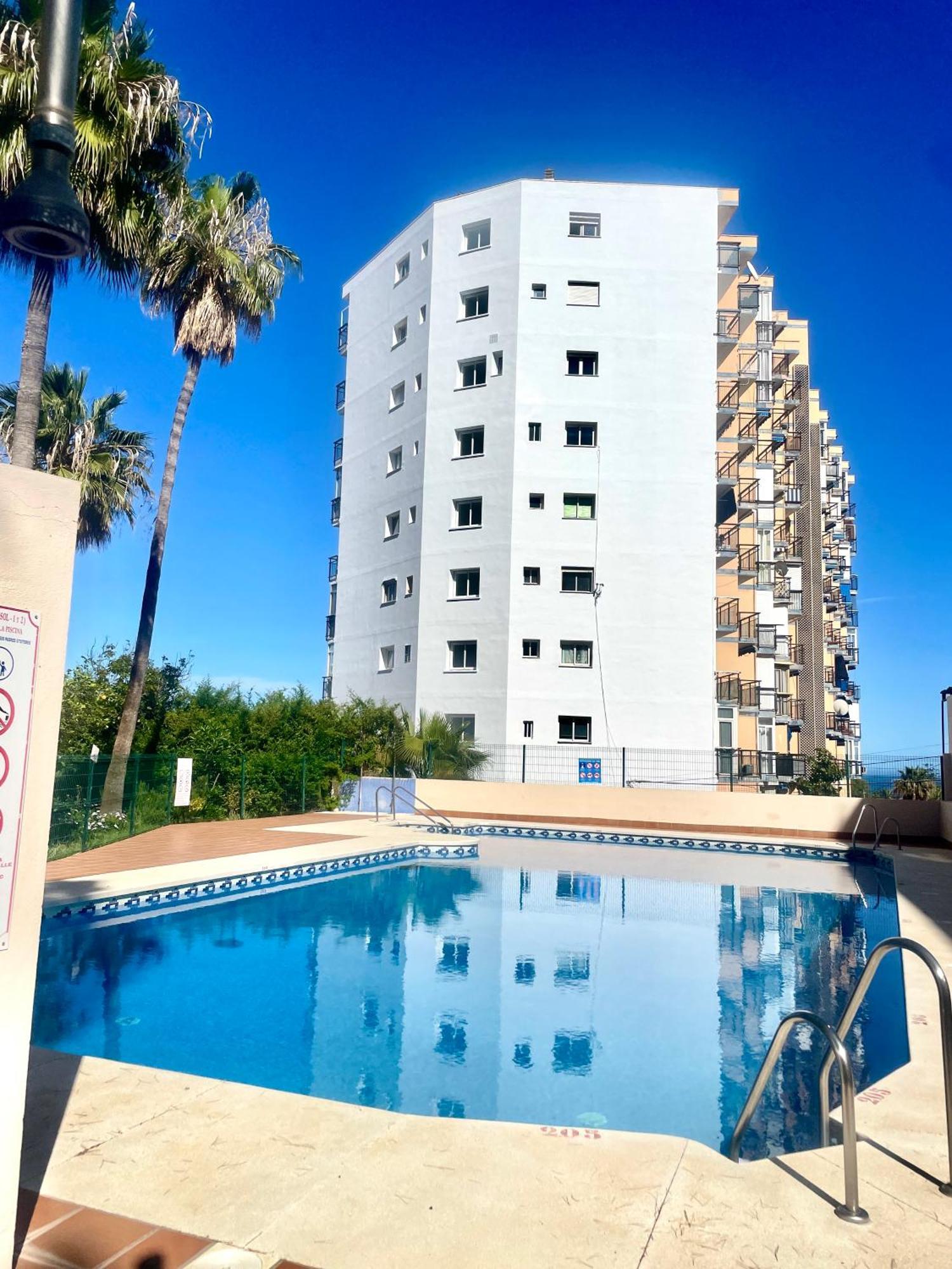 Estudio Nuevo Y Con Piscina Бенальмадена Екстер'єр фото